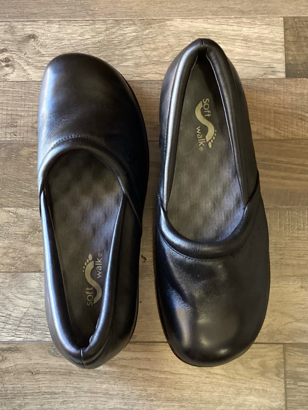NWOB Soft Walk slip ons. 10.5 WW